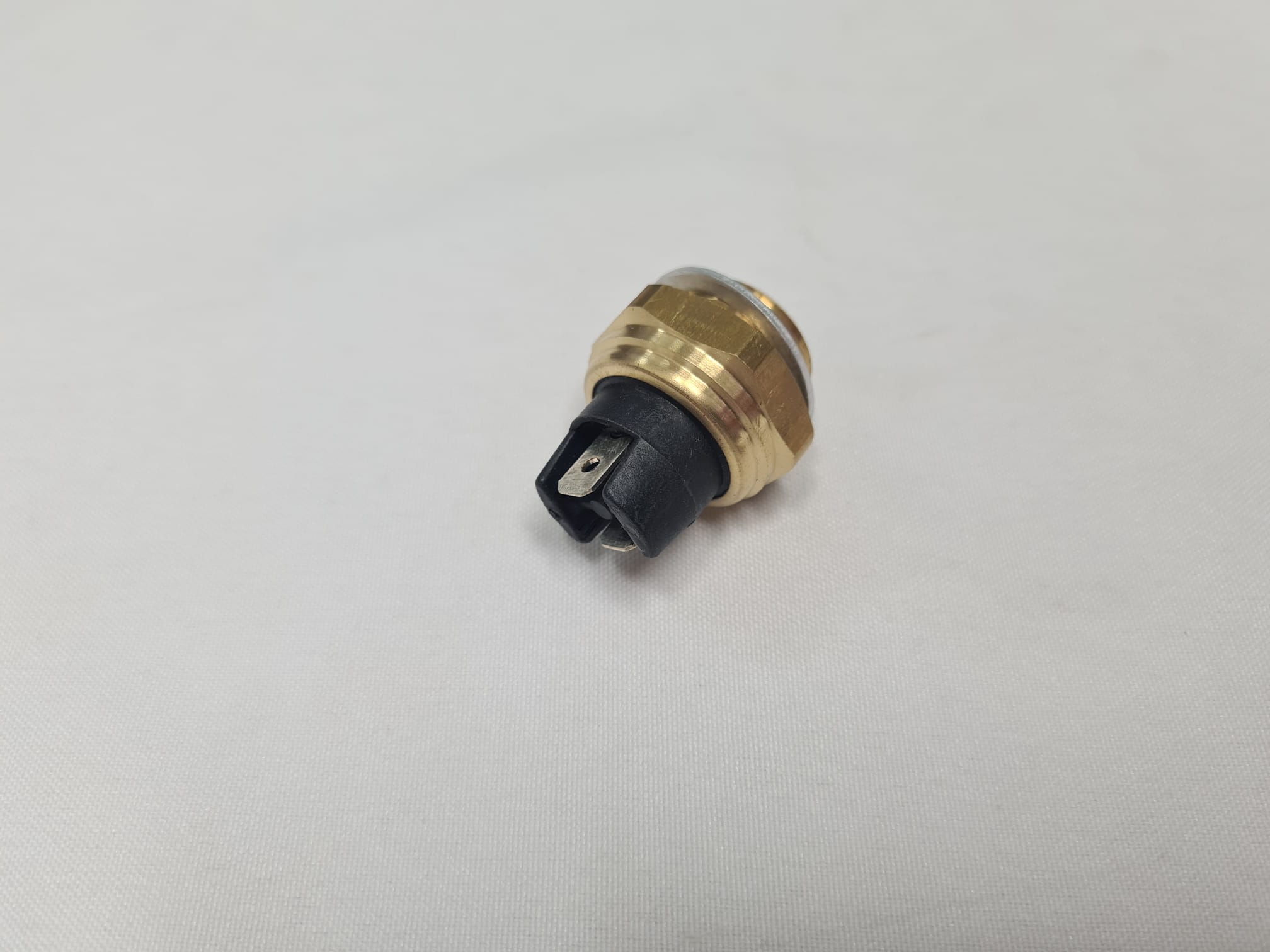 AUTOBIANCHI A112 FIAT 124 125 127 128 131 132 ZASTAVA 101 RADIATOR COOLING FAN SWITCH (1)