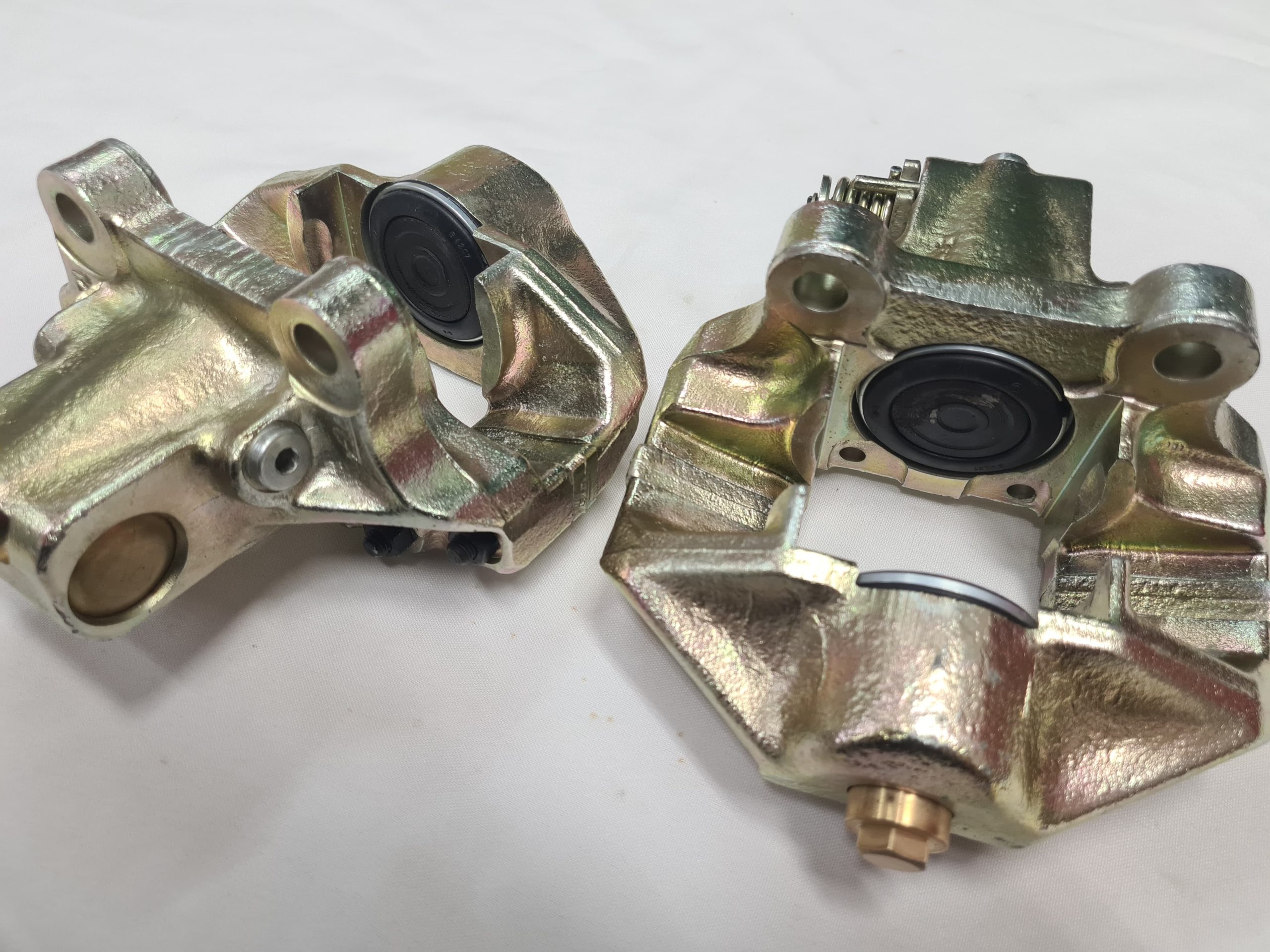 FERRARI 208 TURBO DINO 246 GTS GT 308 GT4 GTB GTS QV REAR BRAKE CALIPERS ATE RECONDITIONED 106359 106360 (2)